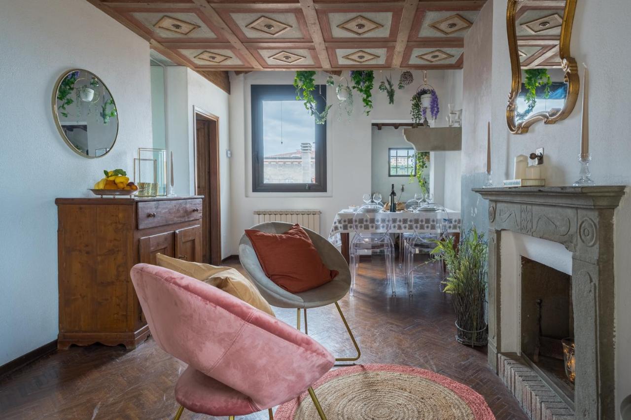 Via Lamberti, 3 - Florence Charming Apartments - Charming And Historic 5Th-Floor Attic Apartment With Elevator In A Building At The Heart Of Vibrant Florence, Just A 2-Minute Walk From All Attractions Exterior foto
