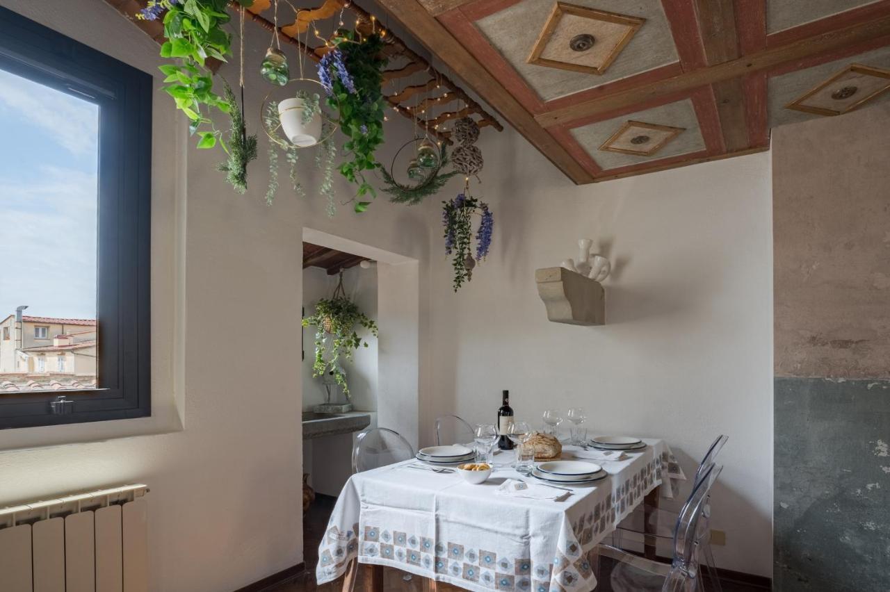 Via Lamberti, 3 - Florence Charming Apartments - Charming And Historic 5Th-Floor Attic Apartment With Elevator In A Building At The Heart Of Vibrant Florence, Just A 2-Minute Walk From All Attractions Exterior foto